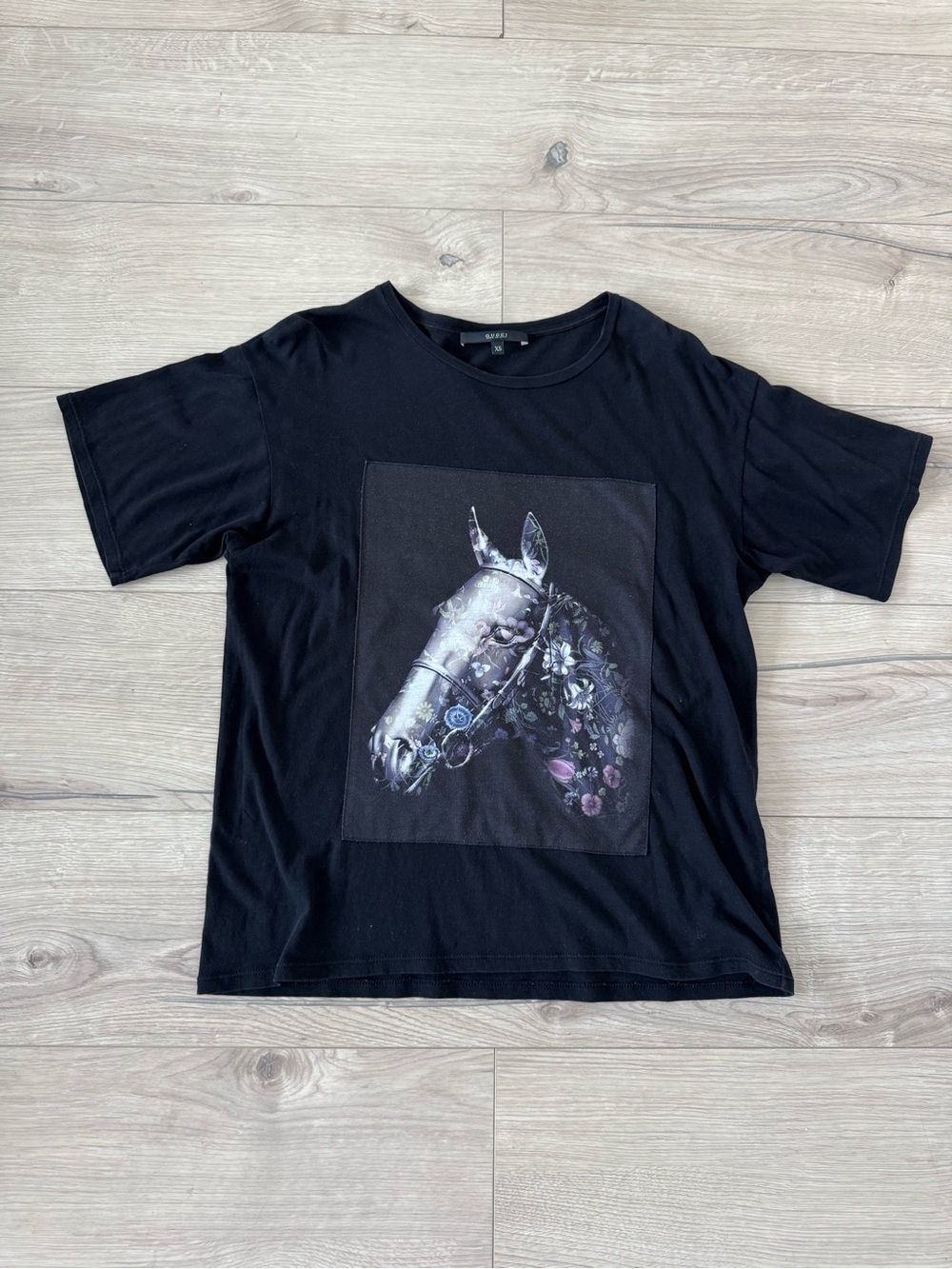 Gucci Black Floral Horse Graphic Tee XS Made in Italy Authentic
